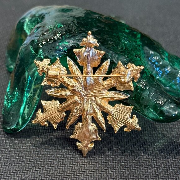 Christmas Holiday Poinsettia Rhinestone Brooch - Picture 3 of 4